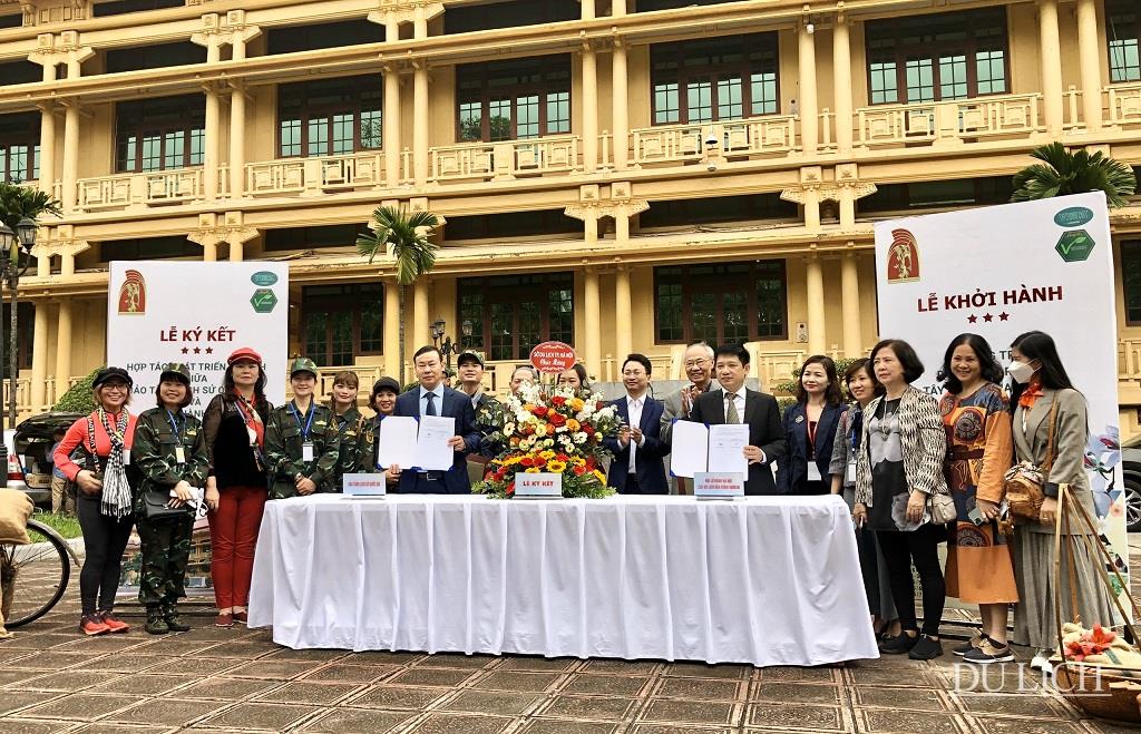 Lễ ký kết giữa Hội Lữ hành Hà Nội - CLB Du lịch Bền vững Vgreen và Bảo tàng Lịch sử quốc gia về hợp tác phát triển du lịch